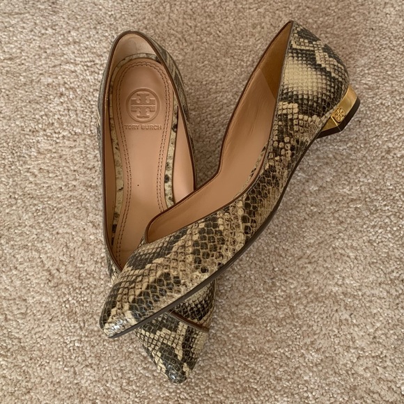 Tory Burch SnakeSkin pointed Toe Flats Size 5.5 - Picture 2 of 15